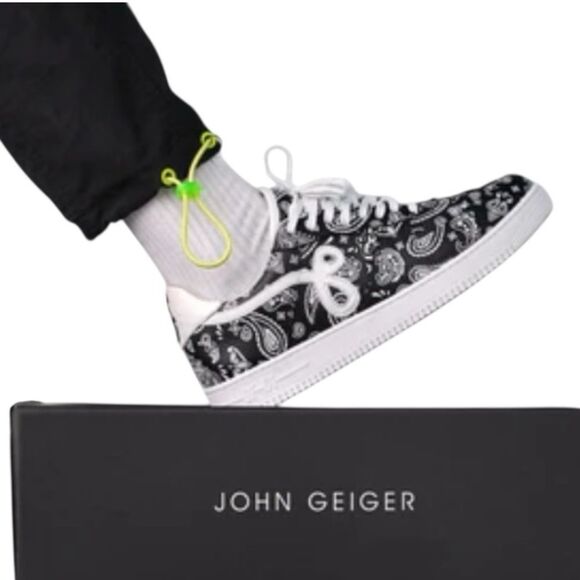 John Geiger GF-01 Lows Black and White Paisley Sneakers Size 13 - Picture 1 of 9
